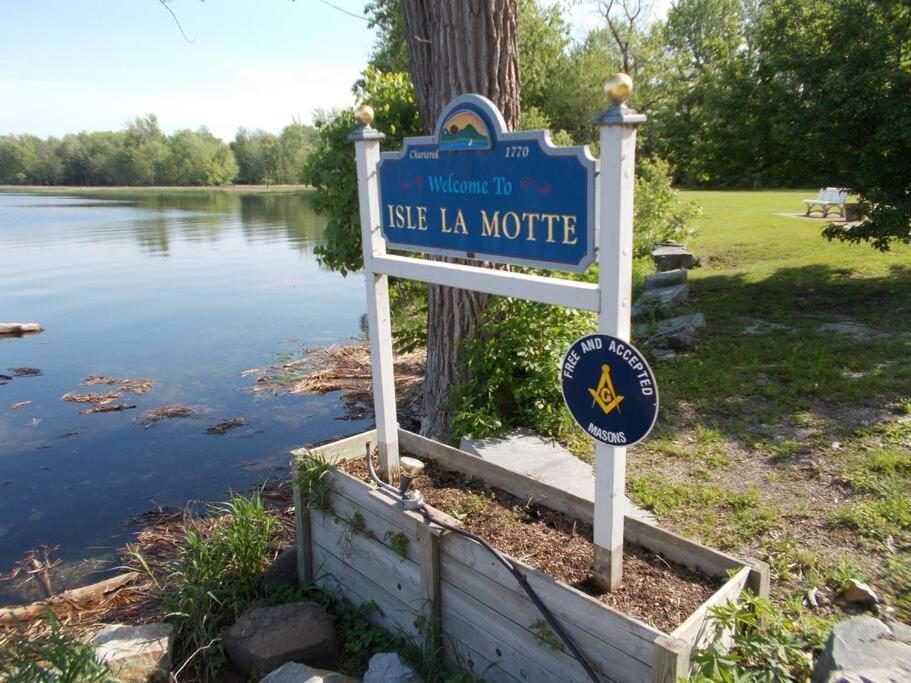 Inn At The Isles Cottage Isle la Motte Exteriér fotografie
